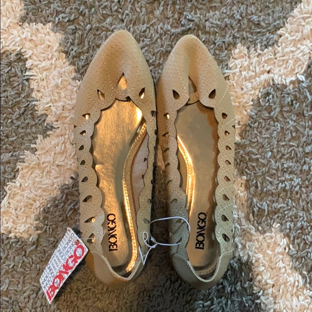 Ladies flats